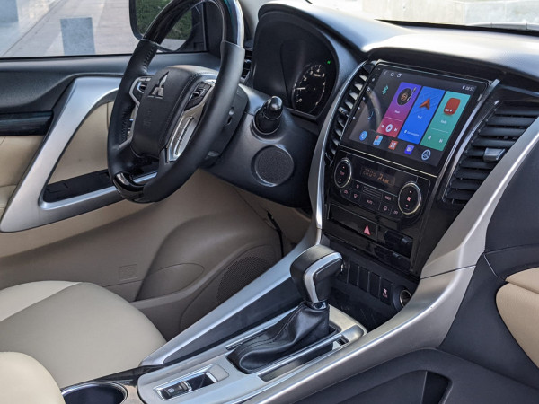 Mitsubishi Montero 2016  Black LHD Petrol AT SUV 2WD view 4