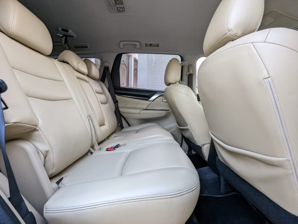 Mitsubishi Montero 2016  Black LHD Petrol AT SUV 2WD view 5