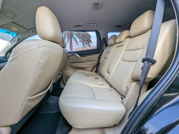 Mitsubishi Montero 2016  Black LHD Petrol AT SUV 2WD view 7
