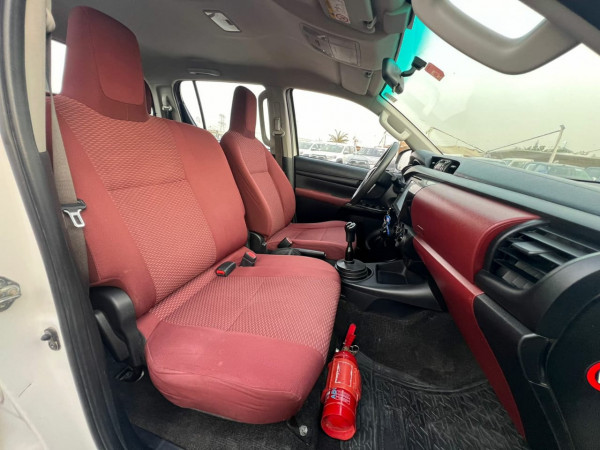 Toyota Hilux 2021/ White LHD Diesel MT Pickup 4WD view 4