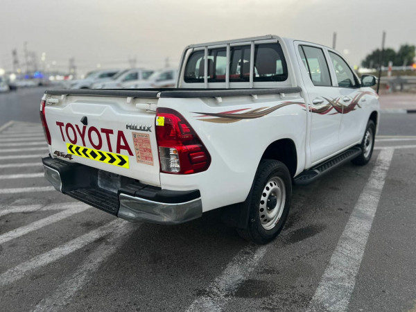 Toyota Hilux 2021/ White LHD Diesel MT Pickup 4WD view 12