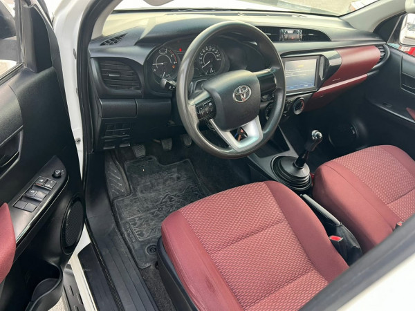 Toyota Hilux 2021/ White LHD Diesel MT Pickup 4WD view 15