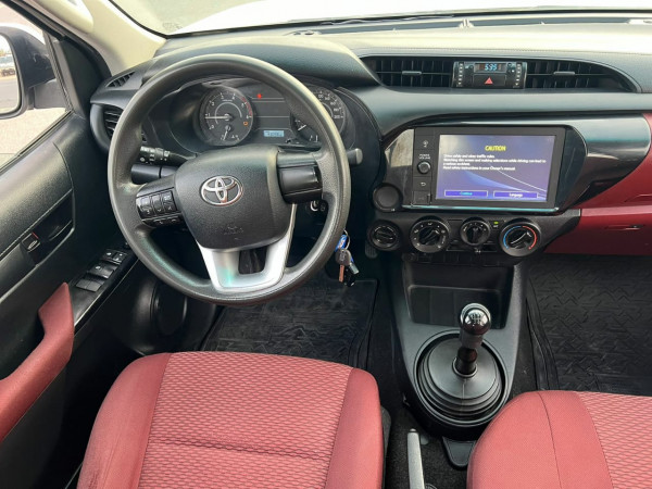 Toyota Hilux 2021/ White LHD Diesel MT Pickup 4WD view 16