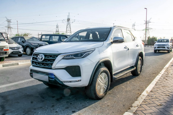 Toyota Fortuner 2024/ White LHD Petrol AT SUV 4WD