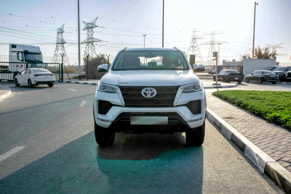 Toyota Fortuner 2024/ White LHD Petrol AT SUV 4WD view 7