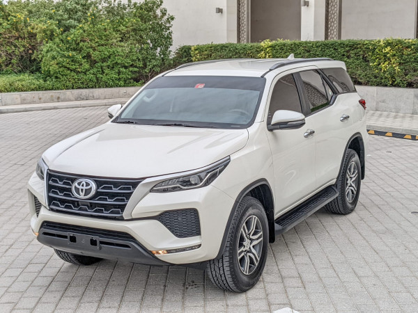 Toyota Fortuner 2021  White LHD Petrol AT SUV 4WD