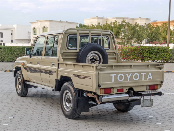 Toyota Land Cruiser Pickup 2017  Beige LHD Petrol MT Pickup 4WD view 10