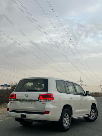 Toyota Land Cruiser 2017/ White LHD Diesel AT SUV 4WD