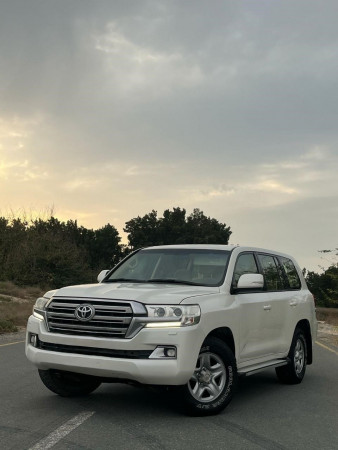 Toyota Land Cruiser 2017/ White LHD Diesel AT SUV 4WD view 13