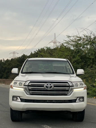 Toyota Land Cruiser 2017/ White LHD Diesel AT SUV 4WD view 14