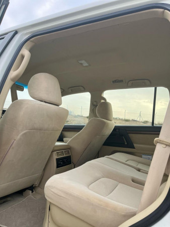 Toyota Land Cruiser 2017/ White LHD Diesel AT SUV 4WD view 19