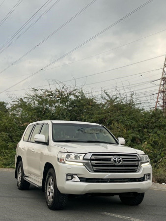 Toyota Land Cruiser 2017/ White LHD Diesel AT SUV 4WD view 20