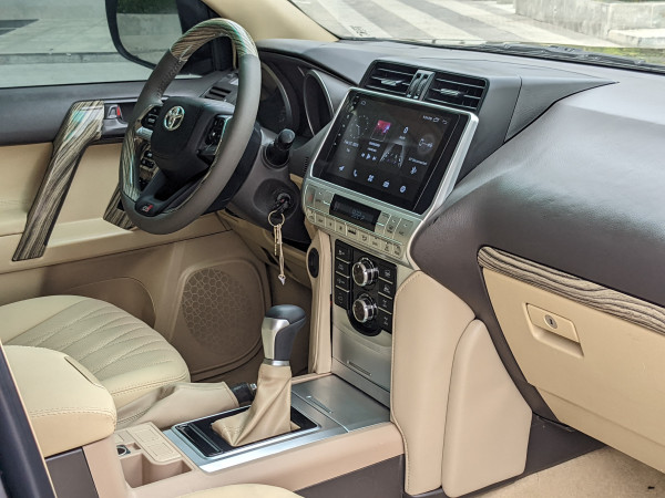 Toyota LAND CRUISER PRADO 2014  Grey LHD Petrol AT SUV 4WD view 2