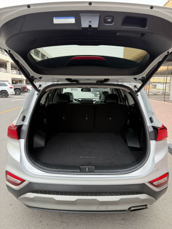 Hyundai Santa Fe 2019/ Silver LHD Petrol AT SUV 2WD view 8