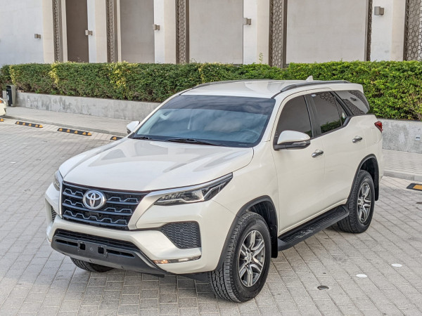 Toyota Fortuner 2021  White LHD Petrol AT SUV 4WD