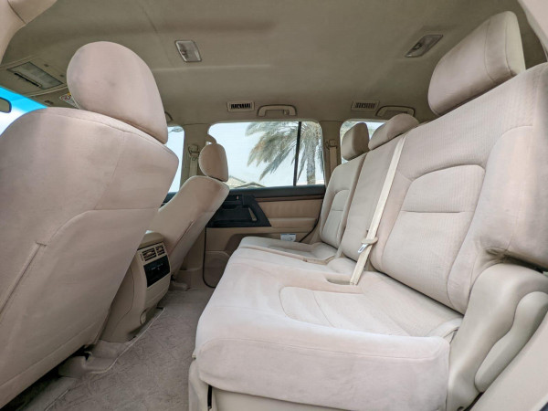 Toyota Land Cruiser 2019  White LHD Diesel AT SUV 4WD view 9