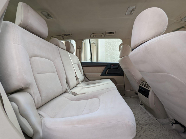 Toyota Land Cruiser 2019  White LHD Diesel AT SUV 4WD view 10
