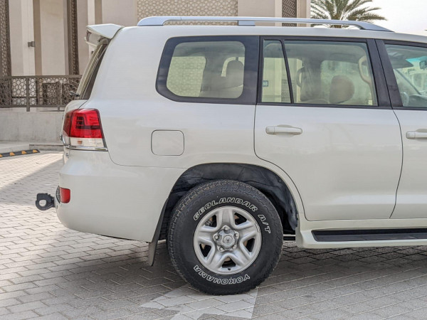 Toyota Land Cruiser 2019  White LHD Diesel AT SUV 4WD view 18