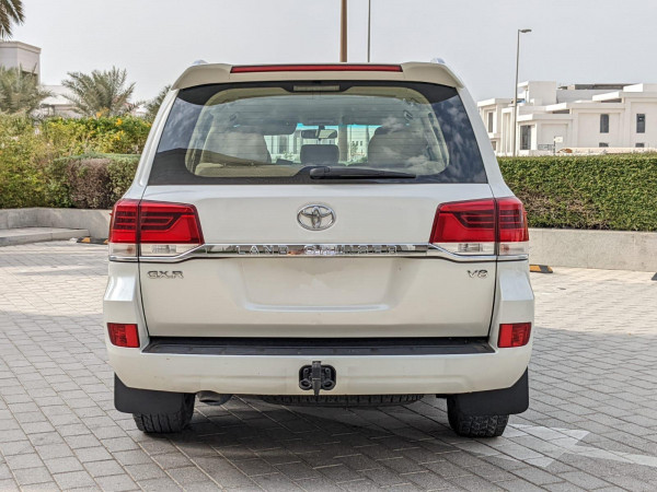 Toyota Land Cruiser 2019  White LHD Diesel AT SUV 4WD view 19