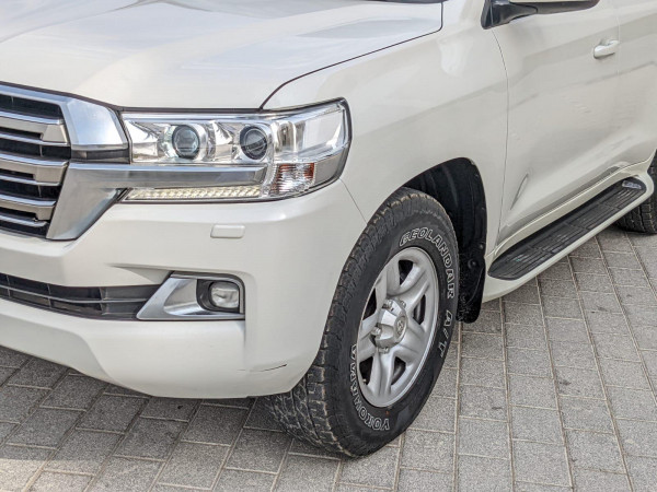 Toyota Land Cruiser 2019  White LHD Diesel AT SUV 4WD view 21