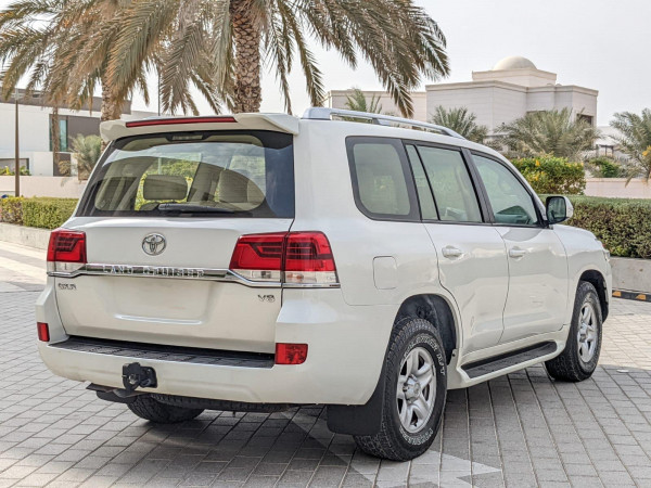 Toyota Land Cruiser 2019  White LHD Diesel AT SUV 4WD view 23
