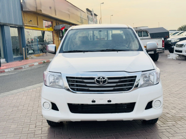 Toyota Hilux 2014/ White LHD Petrol MT Pickup 2WD view 4