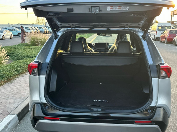 Toyota RAV 4 2019  Silver LHD Hybrid AT SUV Crossover 4WD
