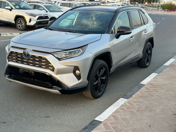 Toyota RAV 4 2019  Silver LHD Hybrid AT SUV Crossover 4WD view 8