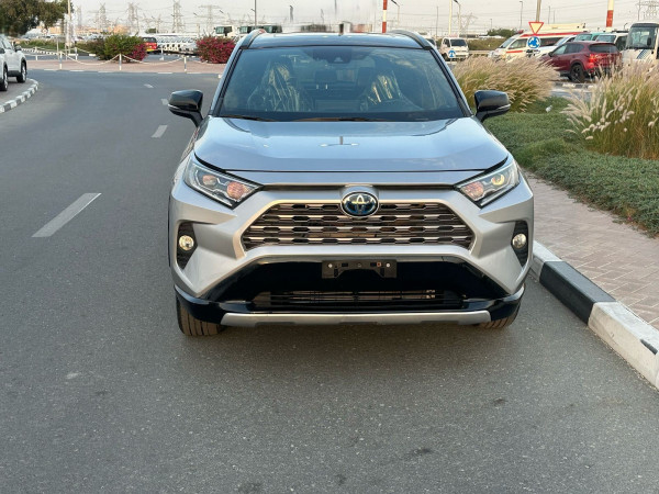 Toyota RAV 4 2019  Silver LHD Hybrid AT SUV Crossover 4WD view 10