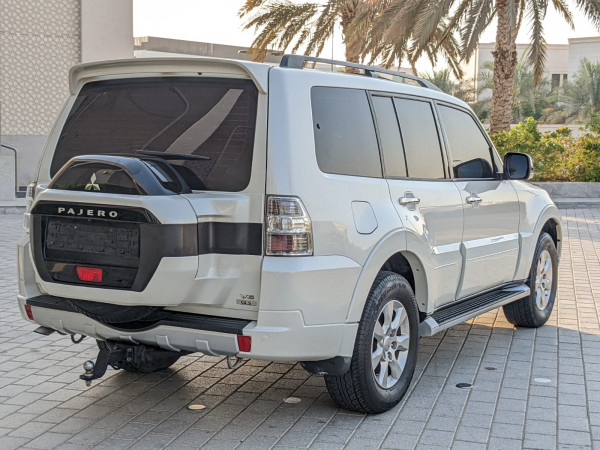 Mitsubishi Pajero 2016/ White LHD Petrol AT SUV 4WD view 23