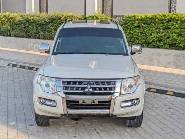 Mitsubishi Pajero 2016/ White LHD Petrol AT SUV 4WD view 25