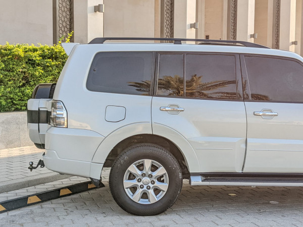 Mitsubishi Pajero 2016/ White LHD Petrol AT SUV 4WD view 26