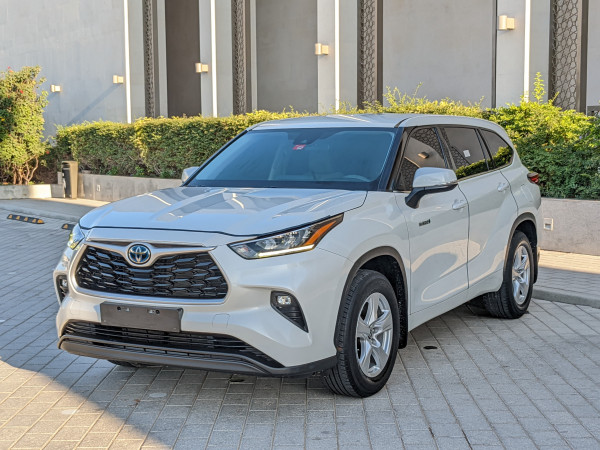 Toyota Highlander 2022/ White LHD Hybrid AT SUV 2WD