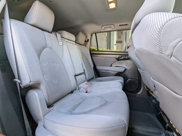 Toyota Highlander 2022/ White LHD Hybrid AT SUV 2WD view 4