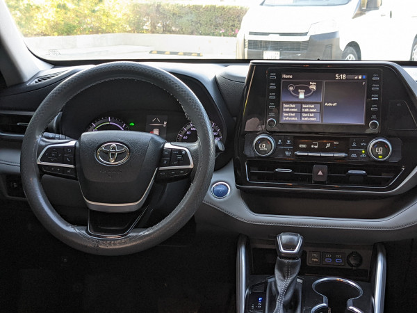 Toyota Highlander 2022/ White LHD Hybrid AT SUV 2WD view 8