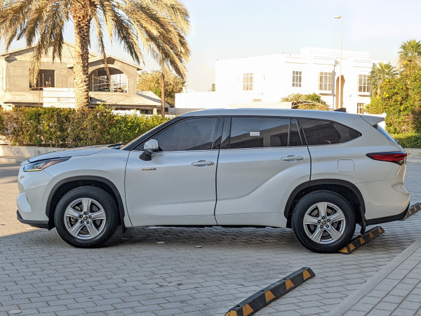 Toyota Highlander 2022/ White LHD Hybrid AT SUV 2WD view 12