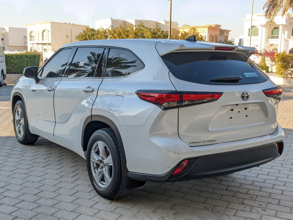 Toyota Highlander 2022/ White LHD Hybrid AT SUV 2WD view 13