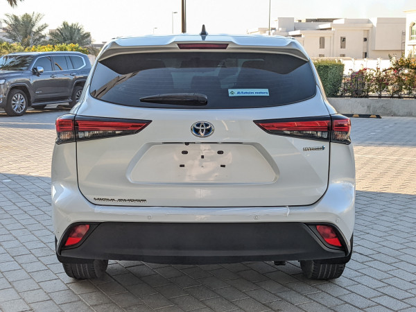 Toyota Highlander 2022/ White LHD Hybrid AT SUV 2WD view 14