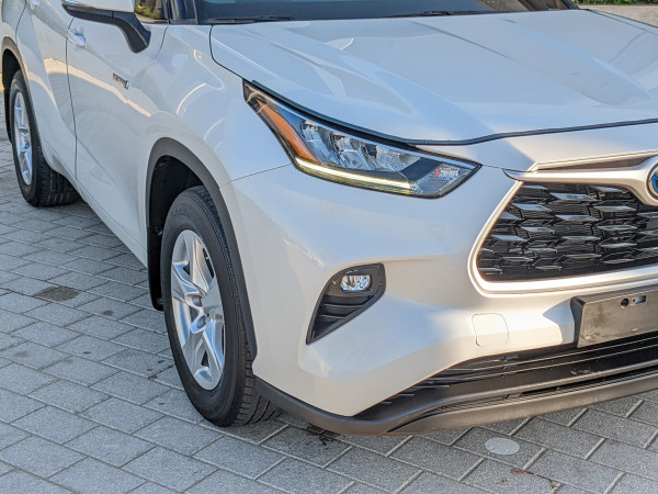 Toyota Highlander 2022/ White LHD Hybrid AT SUV 2WD view 18