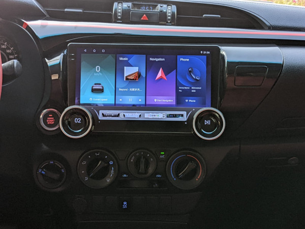 Toyota Hilux 2020  Bronze LHD Petrol AT Pickup 4WD view 9