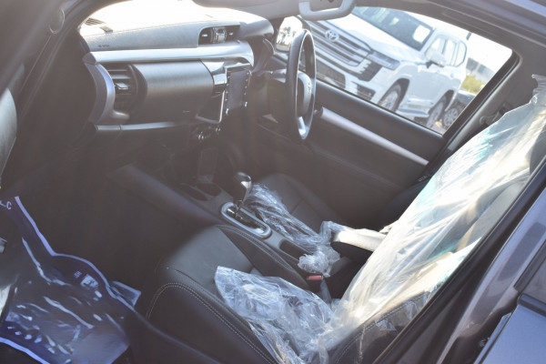Toyota Hilux 2020  Grey RHD Diesel AT Pickup 4WD view 3