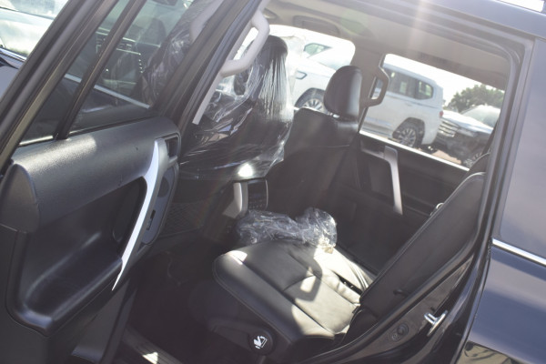 Toyota Prado 2023/ Black RHD Diesel AT SUV 4WD view 2