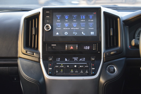 Toyota Land Cruiser 2017/ Grey RHD Diesel AT SUV 4WD view 5