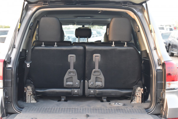 Toyota Land Cruiser 2017/ Grey RHD Diesel AT SUV 4WD view 7