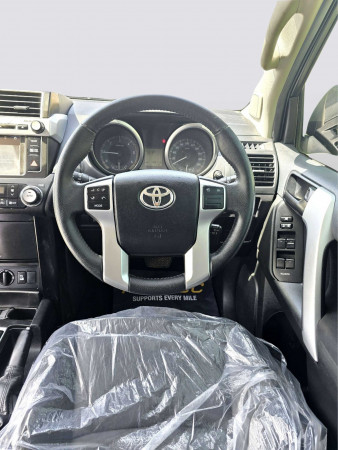 Toyota LAND CRUISER PRADO 2017/ Grey RHD Diesel AT SUV 4WD view 2