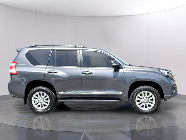 Toyota LAND CRUISER PRADO 2017/ Grey RHD Diesel AT SUV 4WD view 3