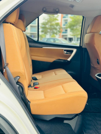 Toyota Fortuner 2019/ White LHD Petrol AT SUV 4WD view 7