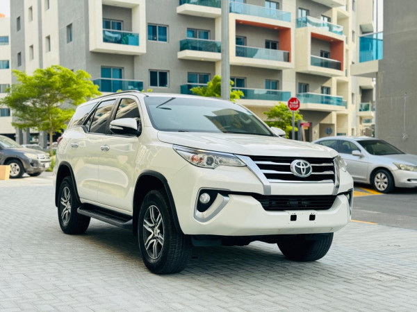 Toyota Fortuner 2019/ White LHD Petrol AT SUV 4WD view 10