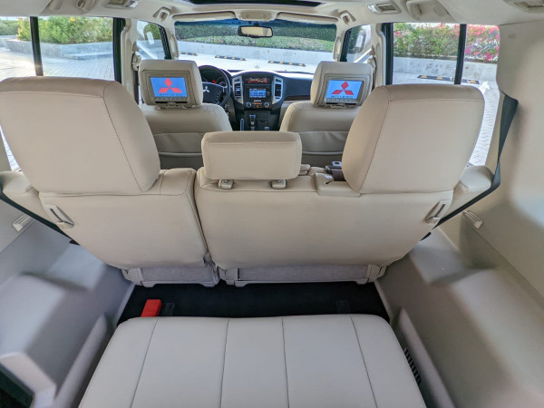 Mitsubishi Pajero 2016  Brown LHD Petrol AT SUV 4WD view 4
