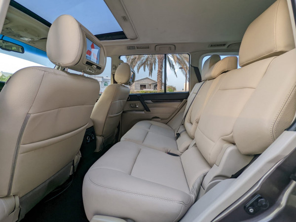 Mitsubishi Pajero 2016  Brown LHD Petrol AT SUV 4WD view 6